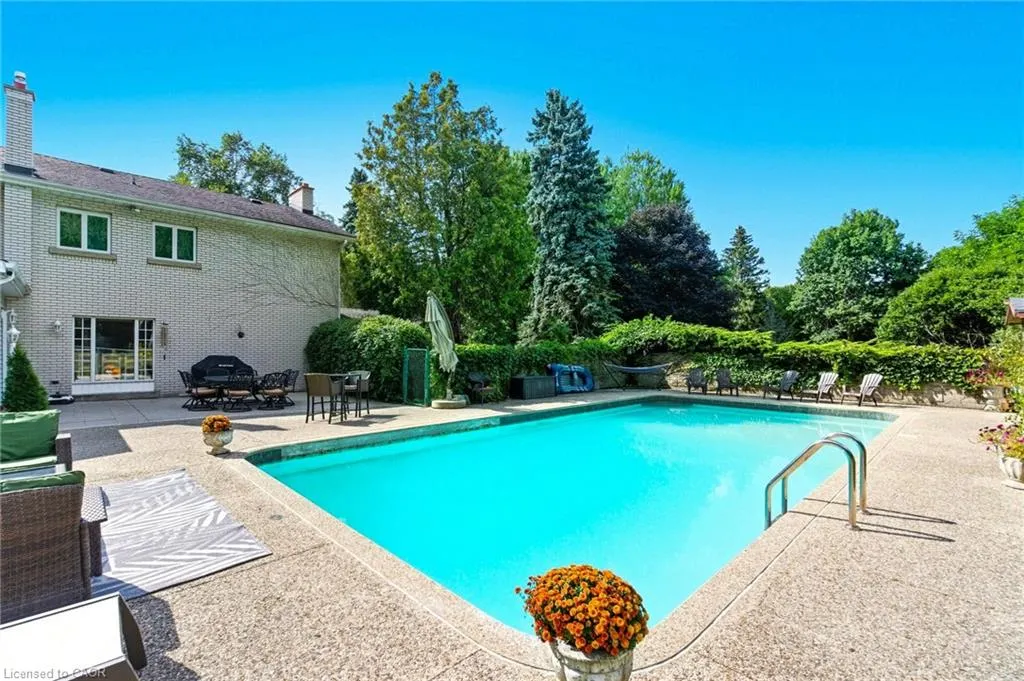 345 Jerseyville Road W
