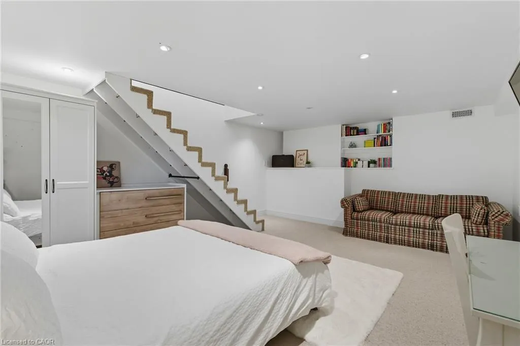 345 Jerseyville Road W