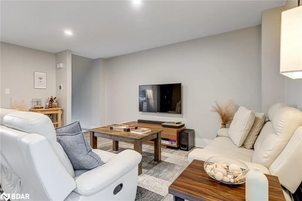 135 Chalmers Street, #21