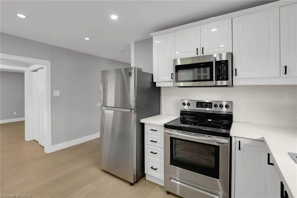 6 Lincoln Avenue