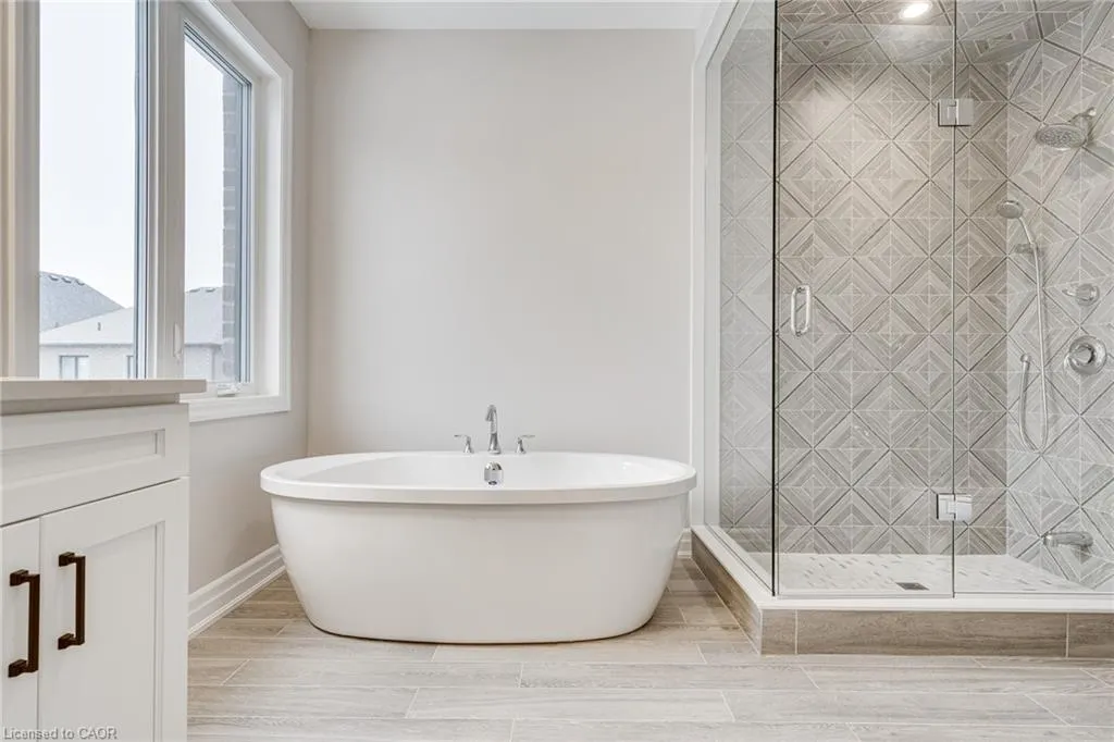 3041 William Cutmore Boulevard