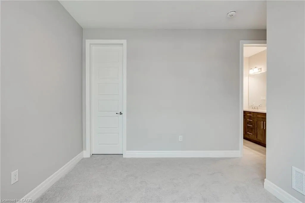 3041 William Cutmore Boulevard