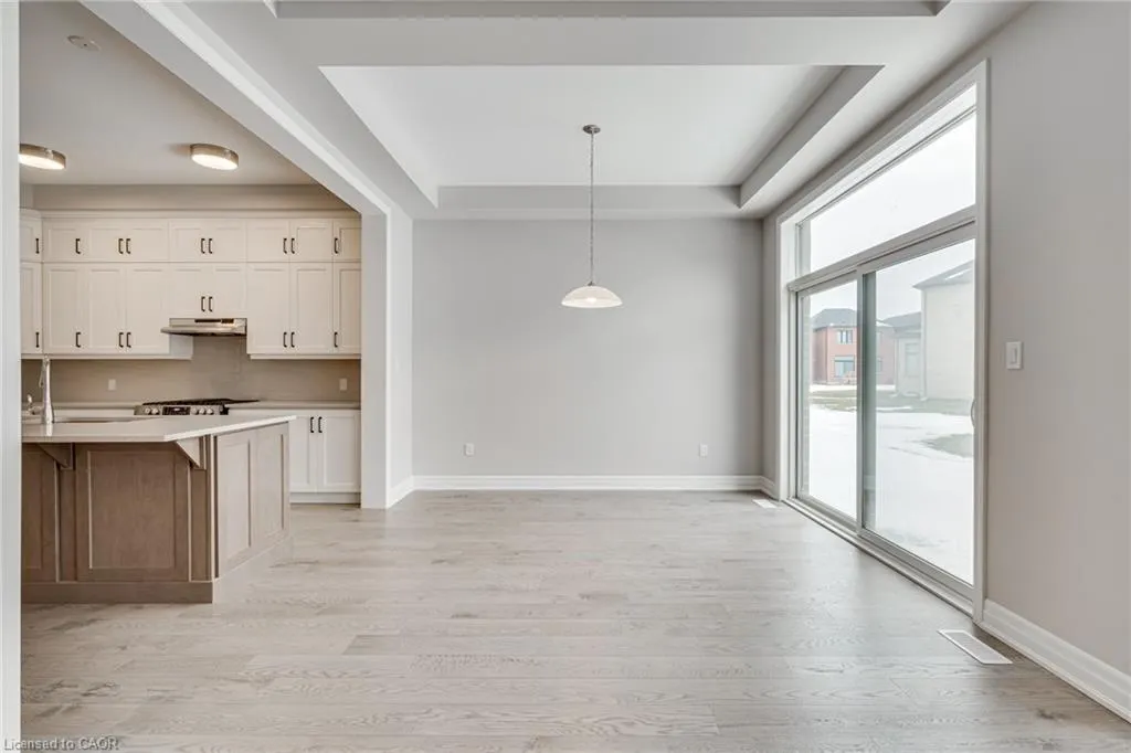 3041 William Cutmore Boulevard
