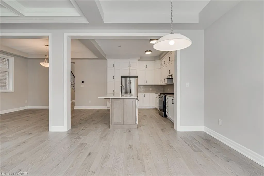 3041 William Cutmore Boulevard