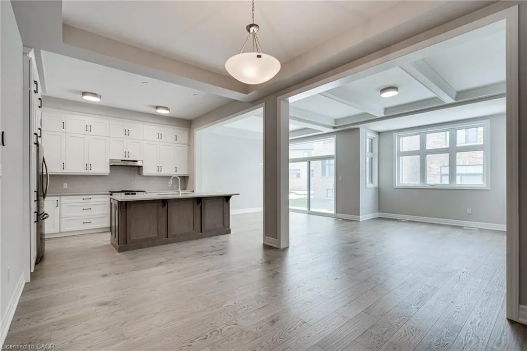 3041 William Cutmore Boulevard