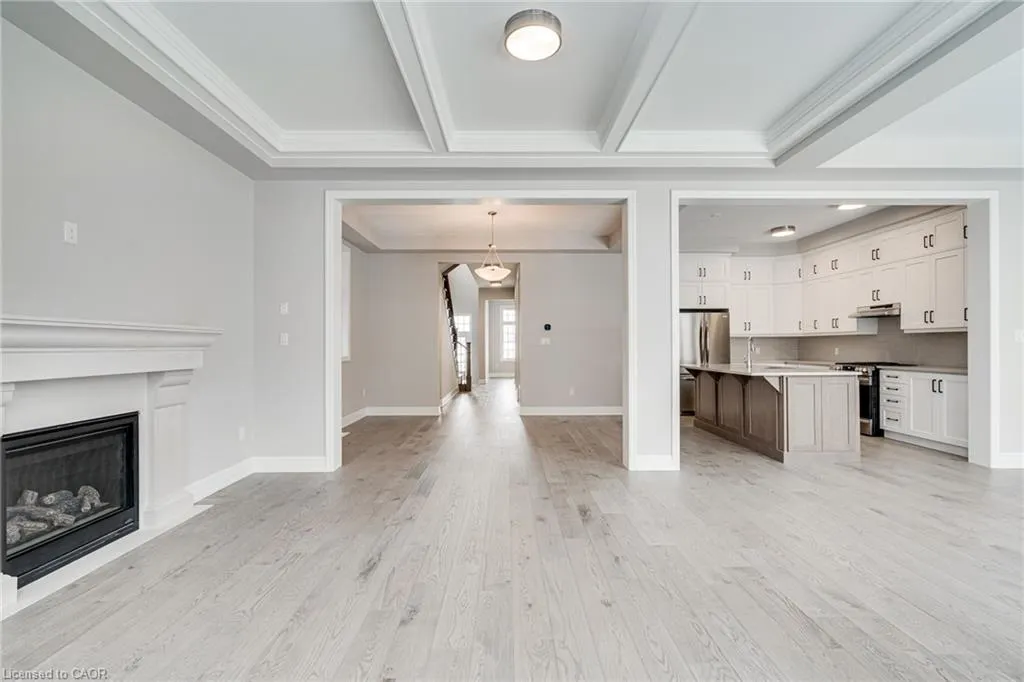 3041 William Cutmore Boulevard