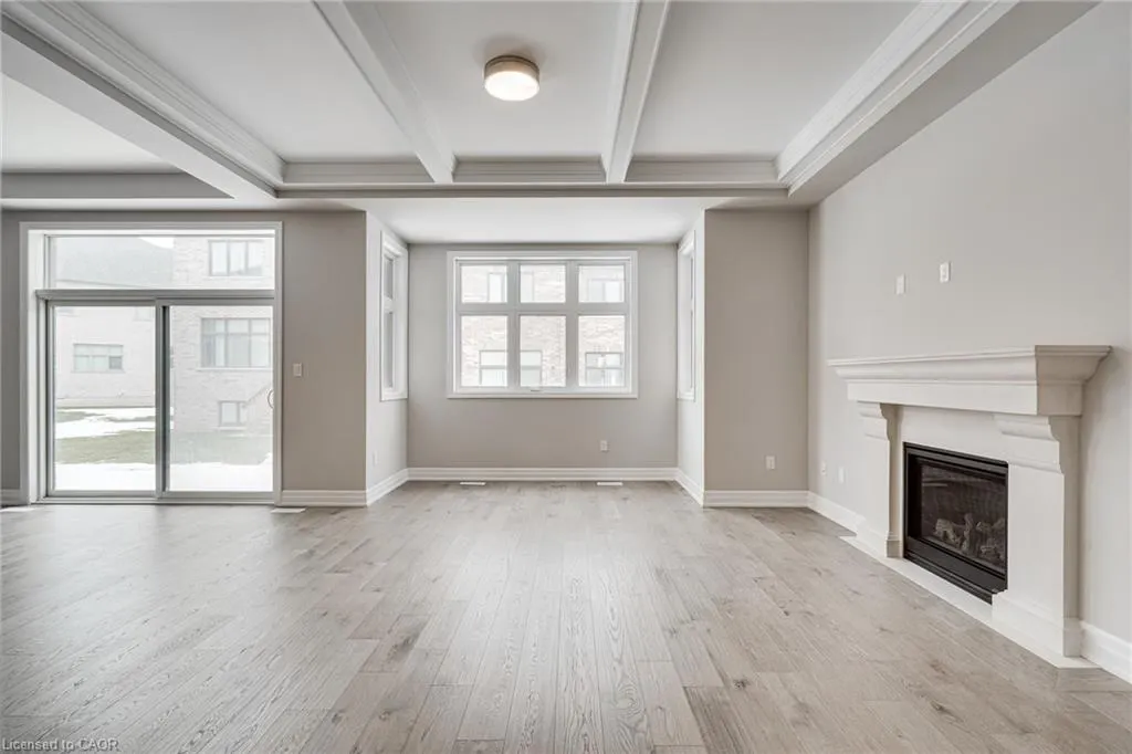 3041 William Cutmore Boulevard