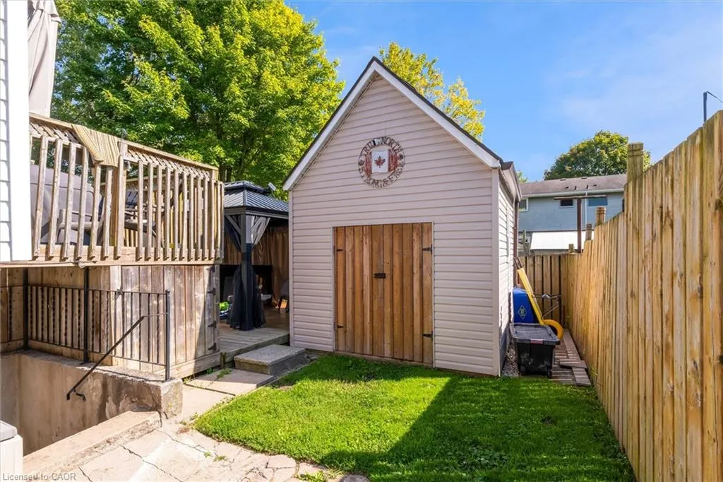 110 Graystone Crescent