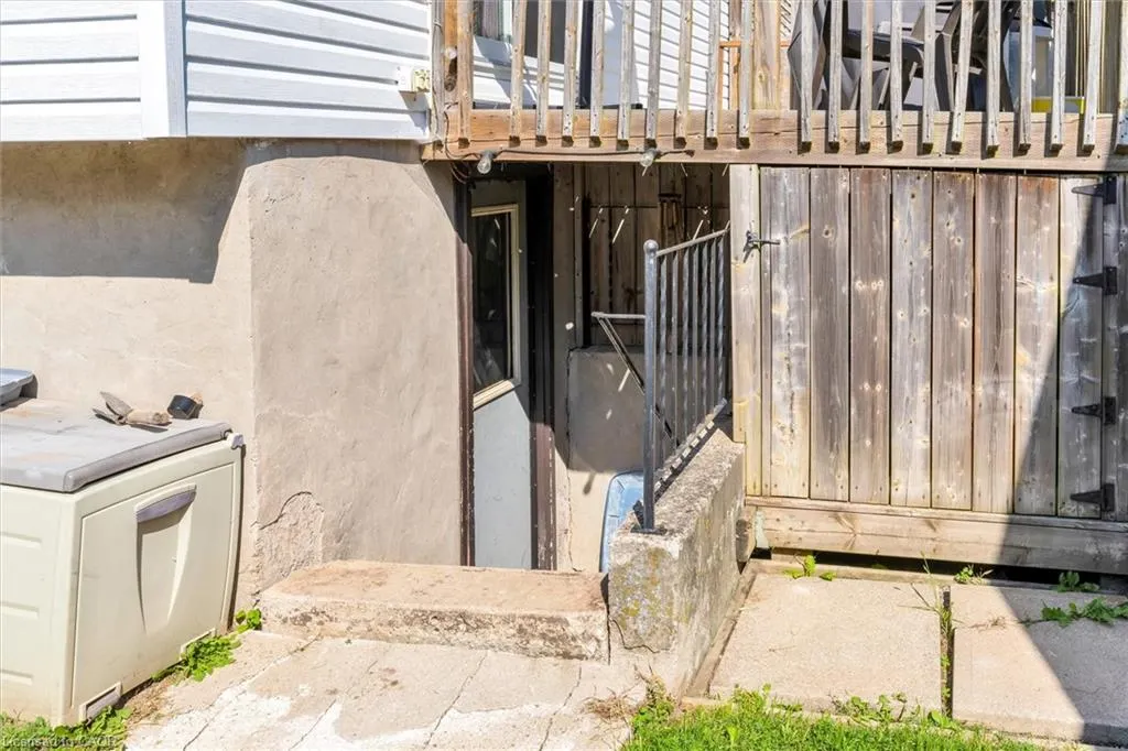 110 Graystone Crescent