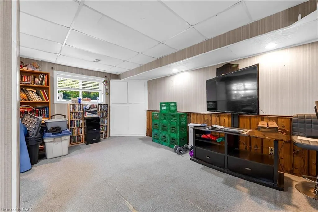 110 Graystone Crescent