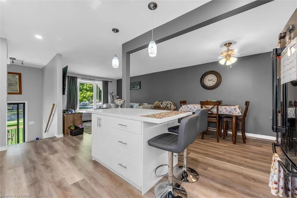 110 Graystone Crescent