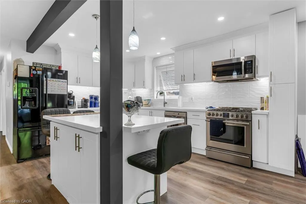 110 Graystone Crescent