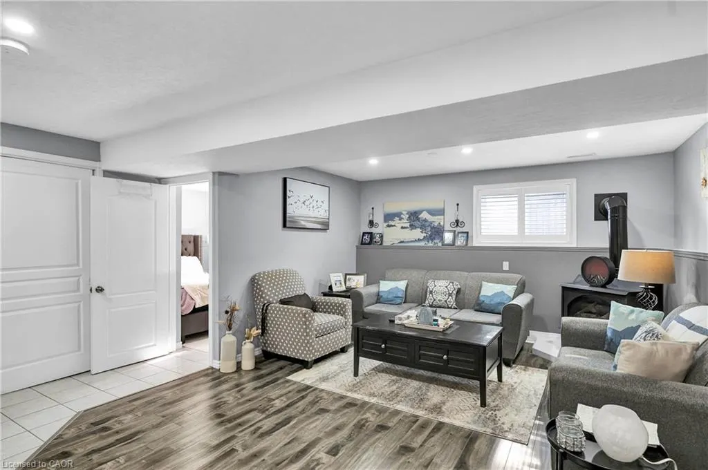 52 Dawn Crescent