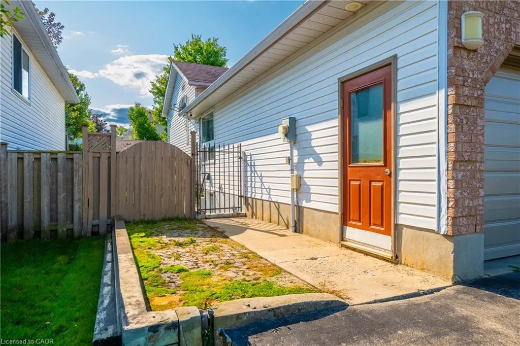 52 Dawn Crescent