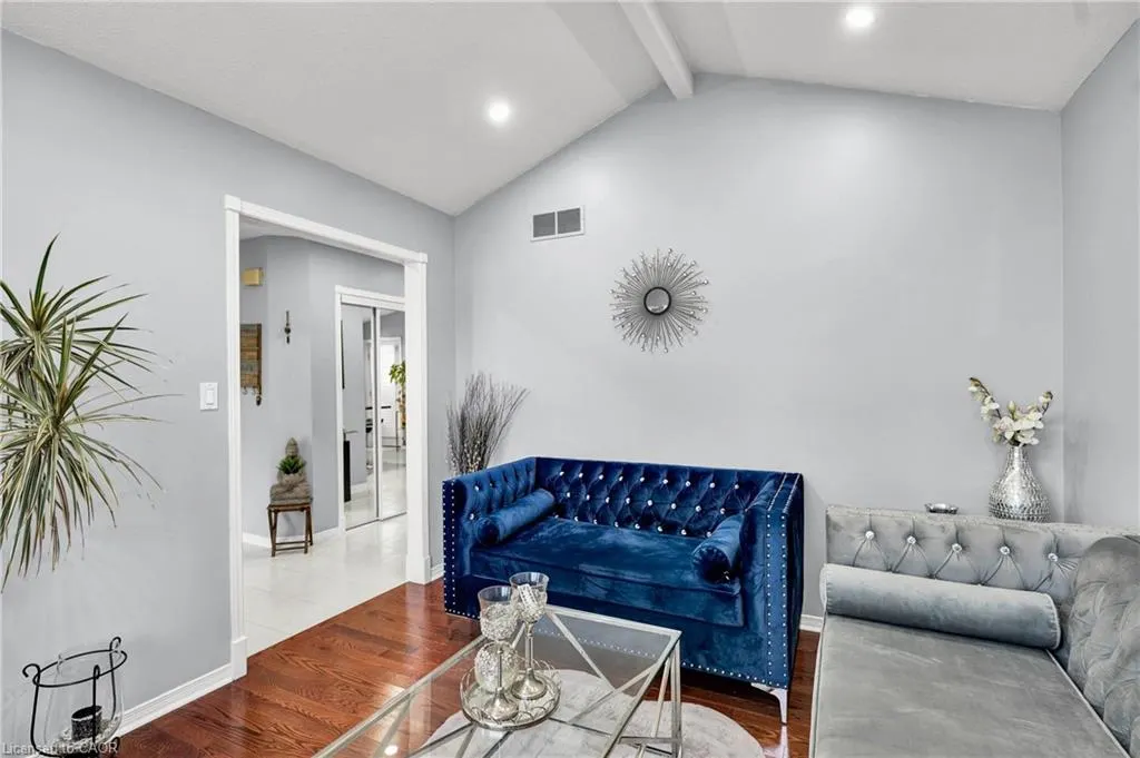 52 Dawn Crescent
