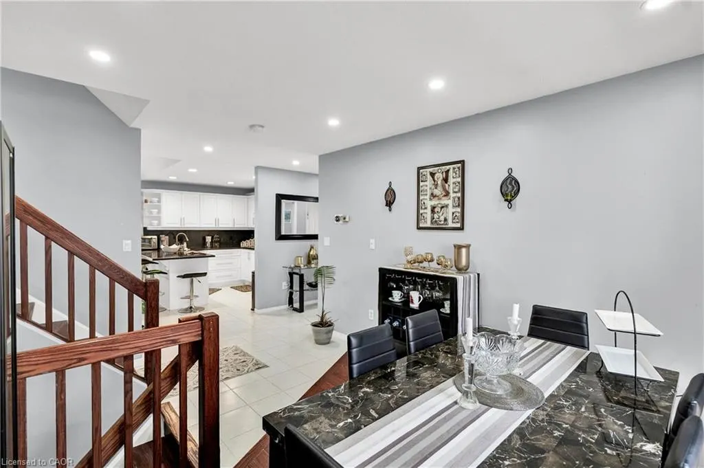 52 Dawn Crescent