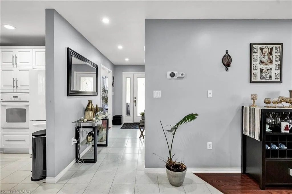 52 Dawn Crescent