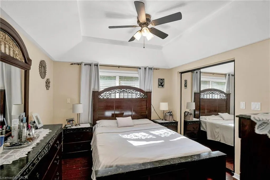 52 Dawn Crescent
