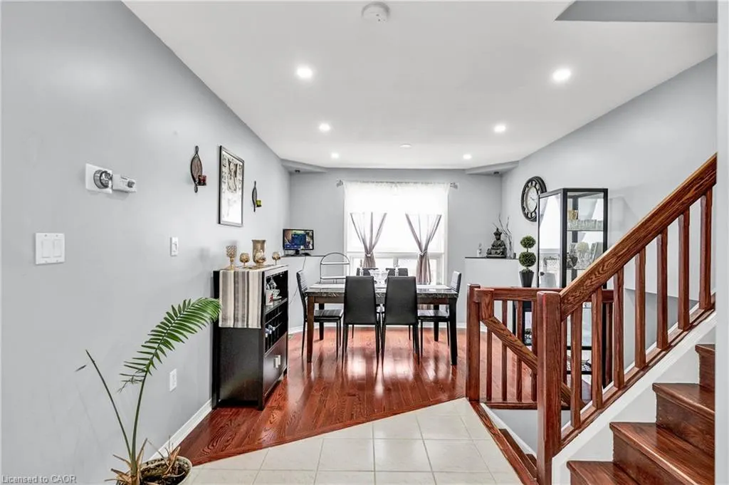52 Dawn Crescent