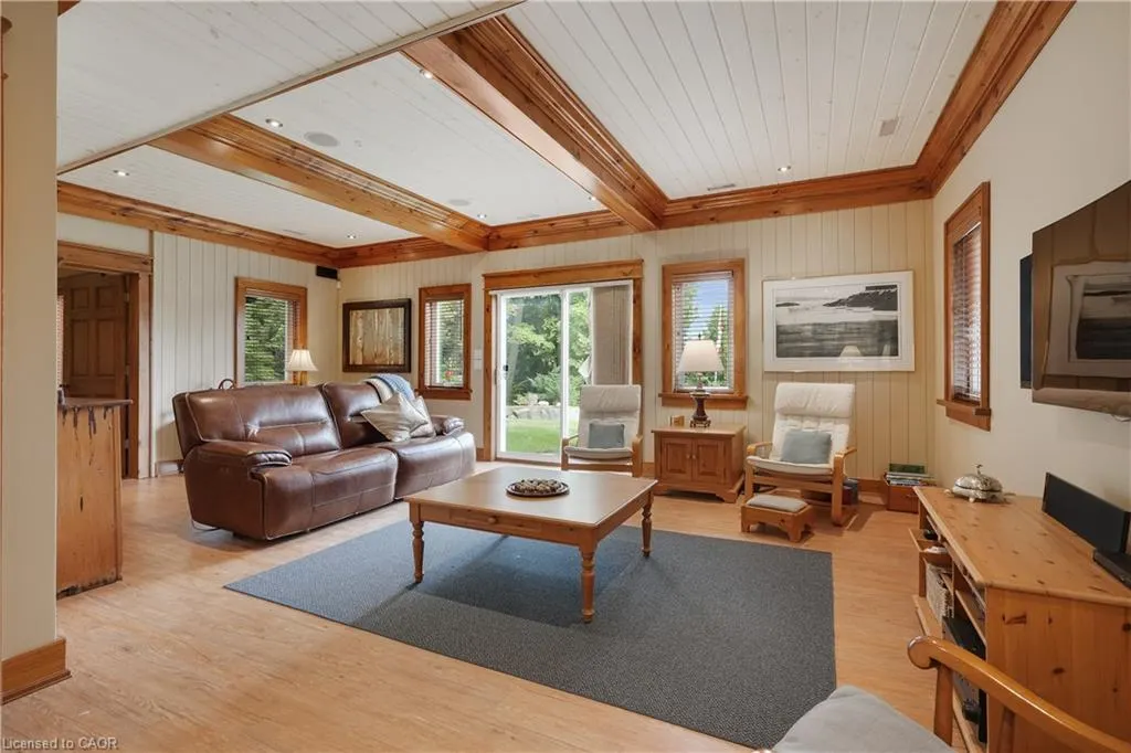 36 Manitouwabing Estates Road