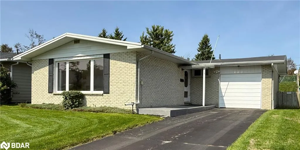 114 Daphne Crescent