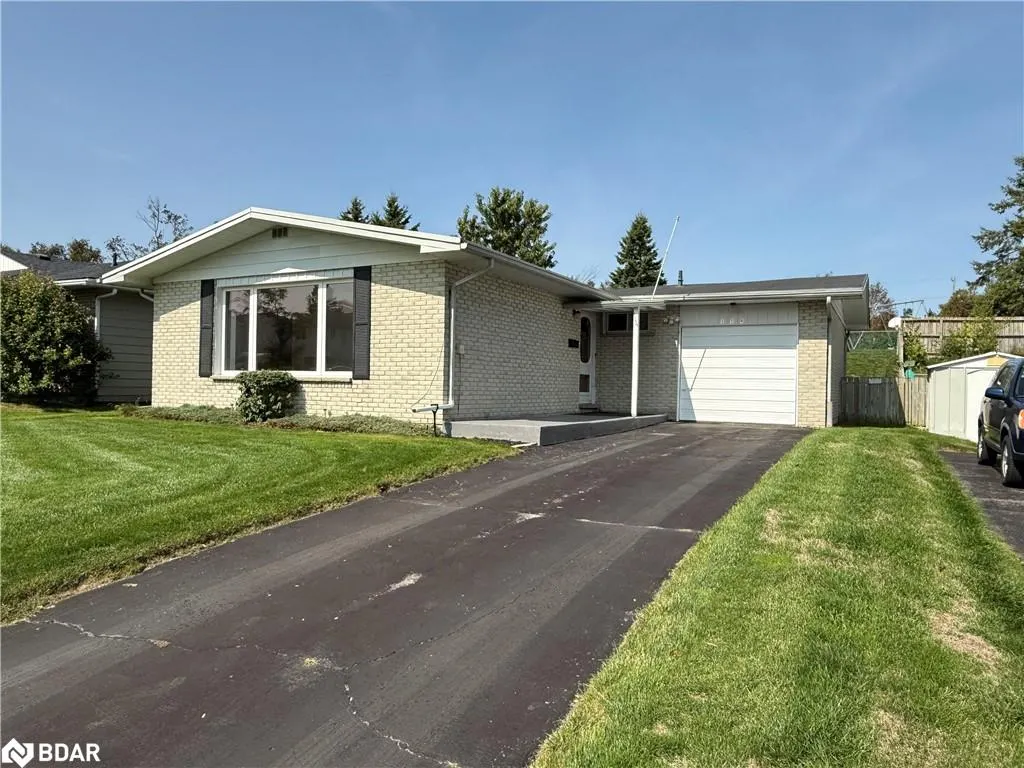114 Daphne Crescent