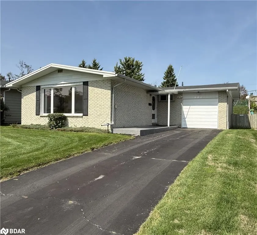 114 Daphne Crescent
