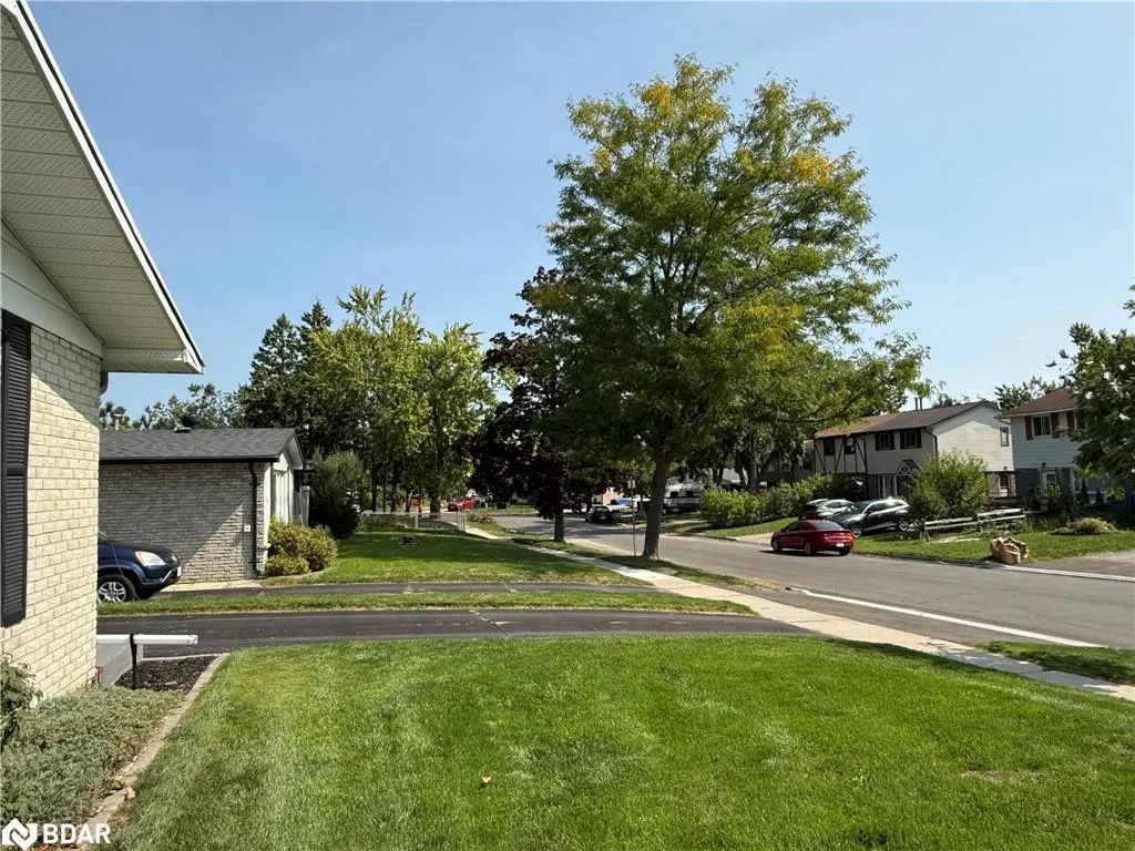 114 Daphne Crescent