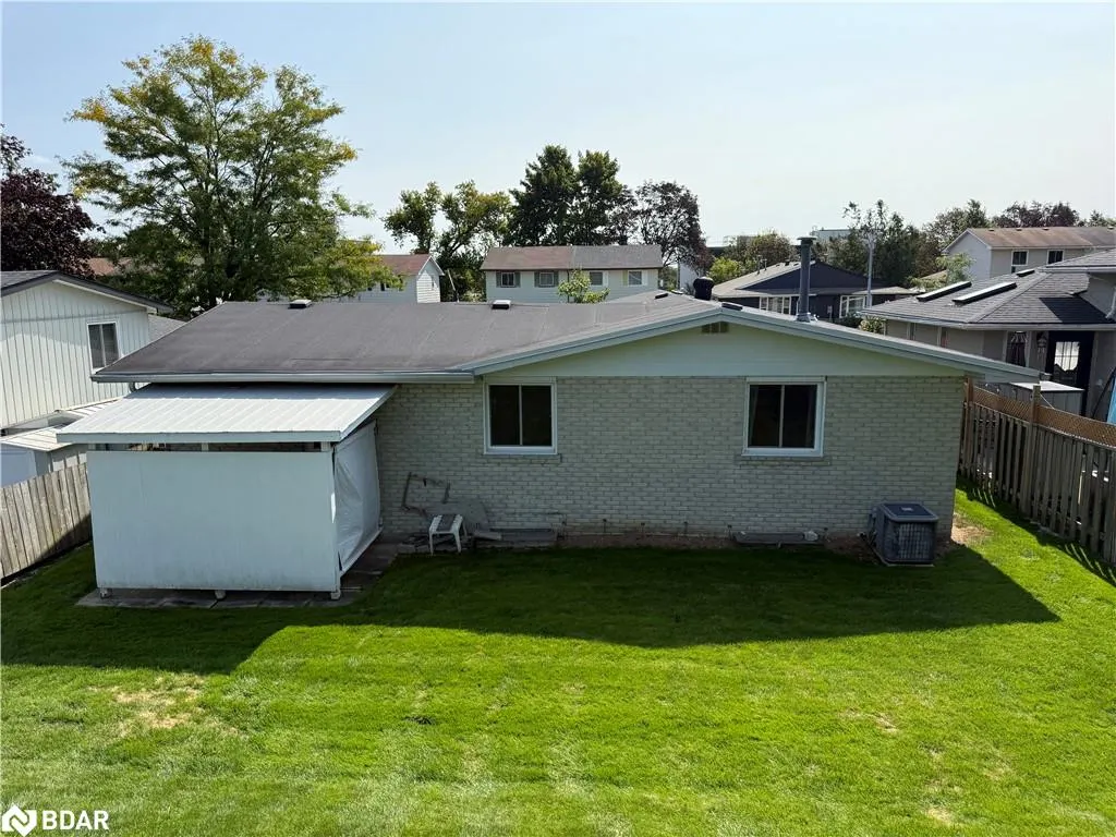 114 Daphne Crescent