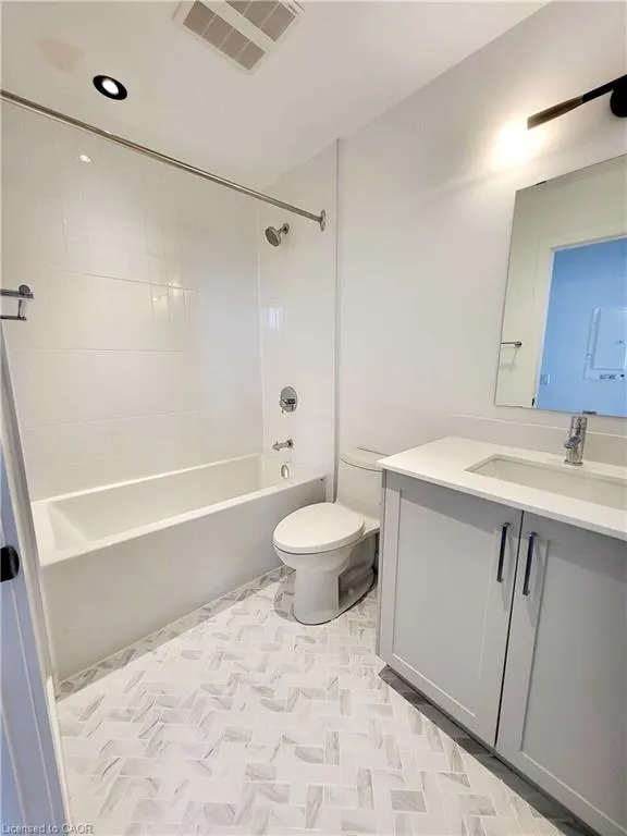 75 Huron Street, #304 - STUDIO
