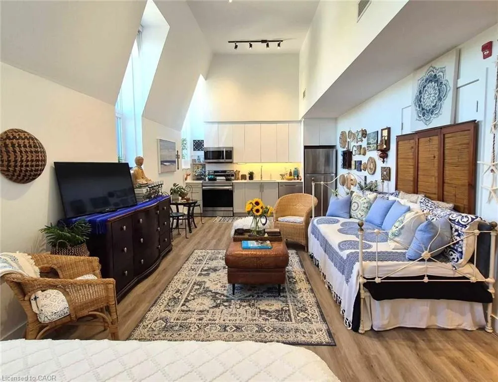 75 Huron Street, #304 - STUDIO