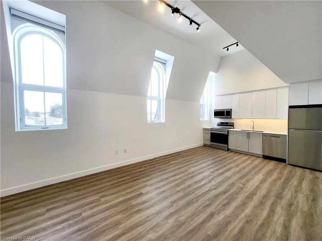 75 Huron Street, #304 - STUDIO