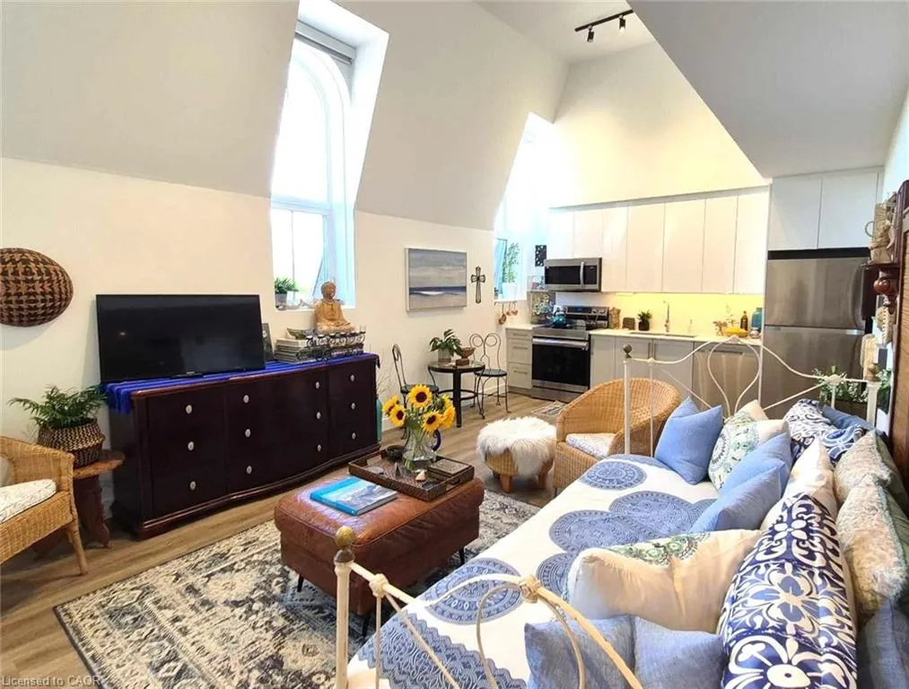 75 Huron Street, #304 - STUDIO