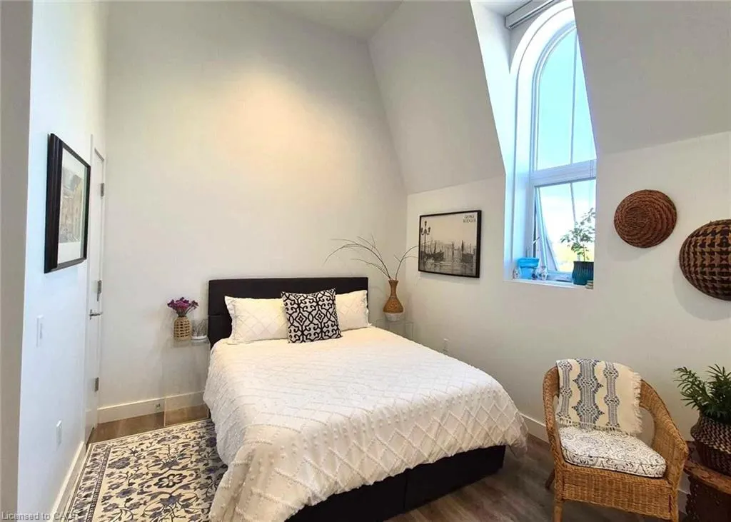 75 Huron Street, #304 - STUDIO