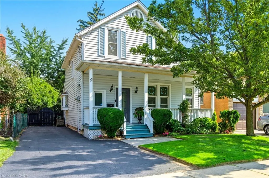33 Broadway Avenue