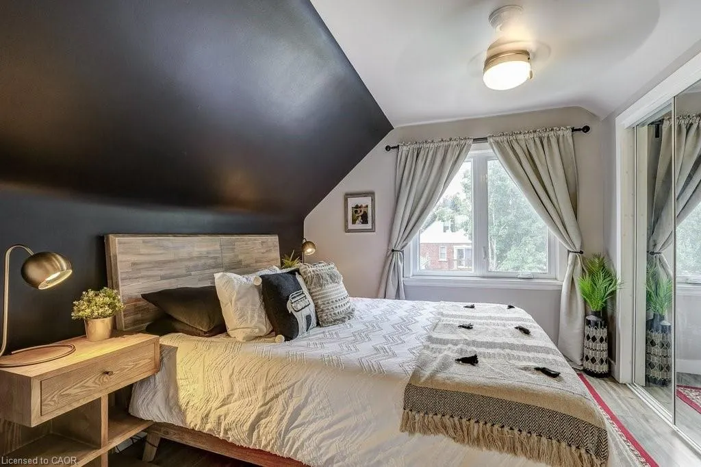 662 Upper Sherman Avenue