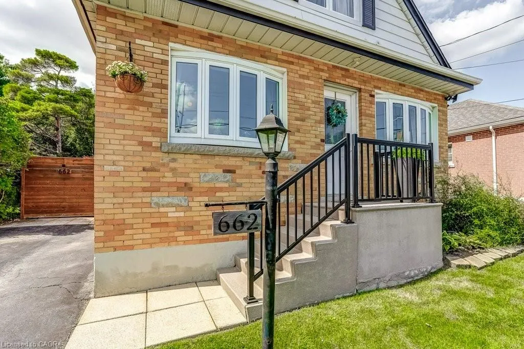 662 Upper Sherman Avenue