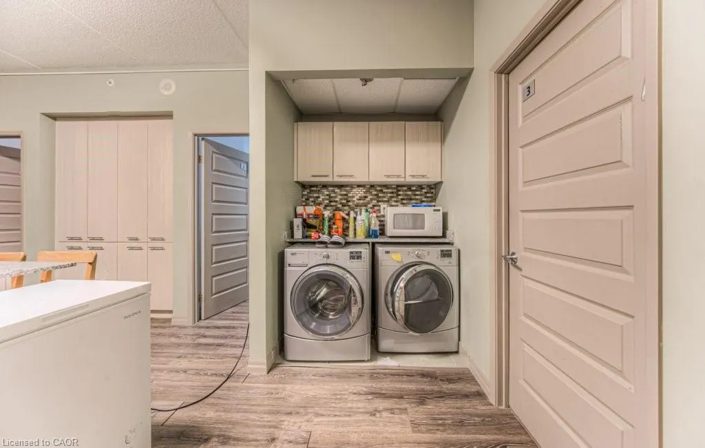 8 Hickory Street W, #304
