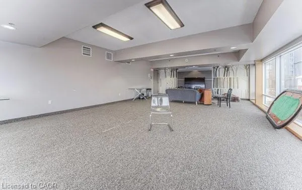8 Hickory Street W, #304