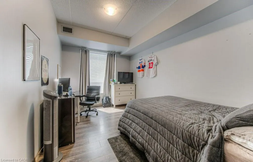 8 Hickory Street W, #304