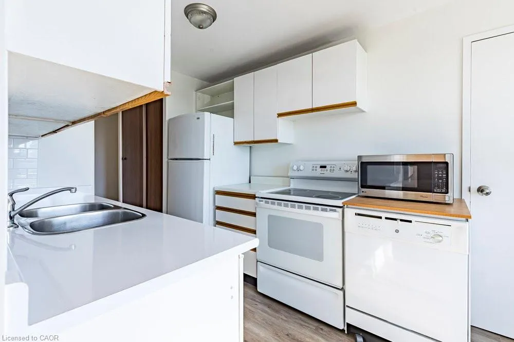1101 Pharmacy Avenue W, #503