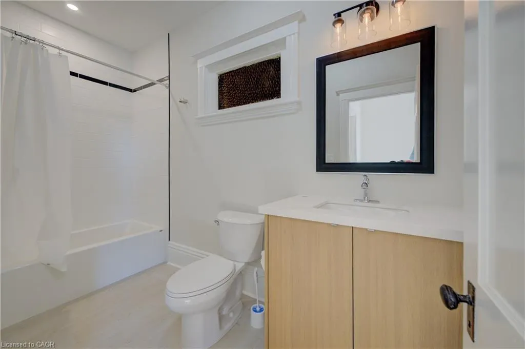 232 Park Street N, #Apt #1