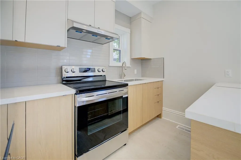 232 Park Street N, #Apt #1