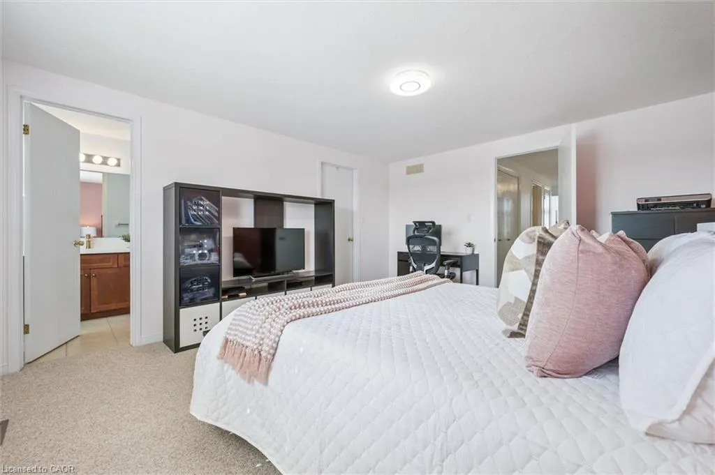 26 Hasler Crescent