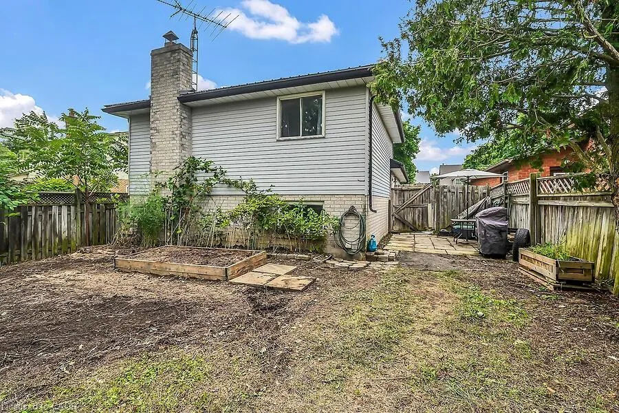 44 Ravine Crescent