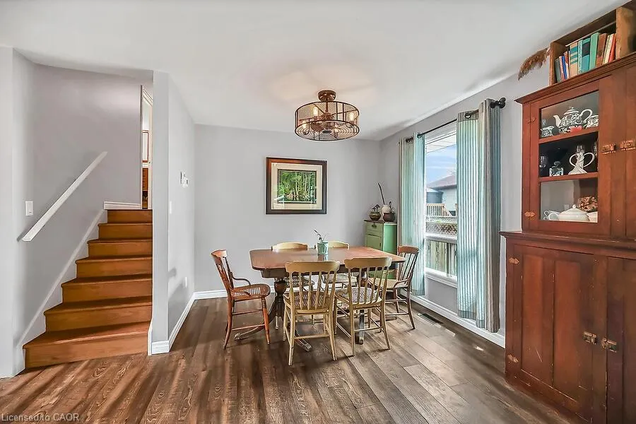 44 Ravine Crescent