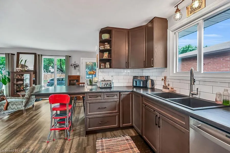 44 Ravine Crescent
