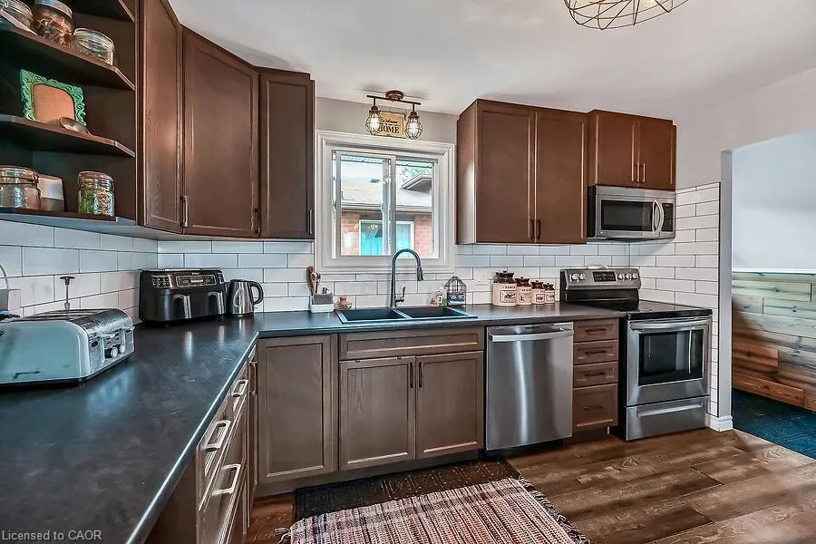 44 Ravine Crescent