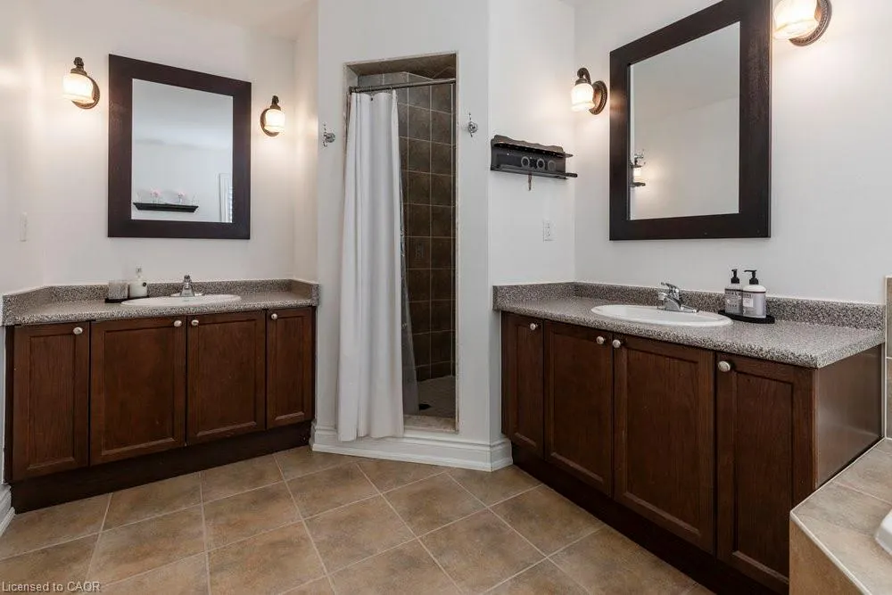 15 Buttercup Crescent