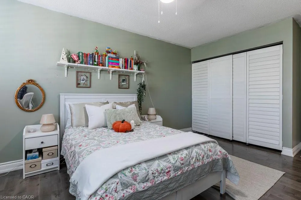 15 Buttercup Crescent